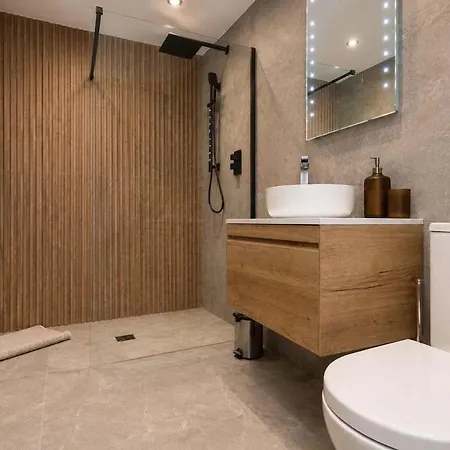 Premium 2-bed In Leeds (West Yorkshire)
