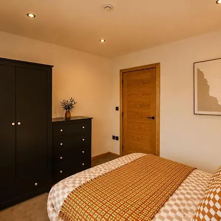 Premium 2-bed In Apartment Leeds (West Yorkshire)