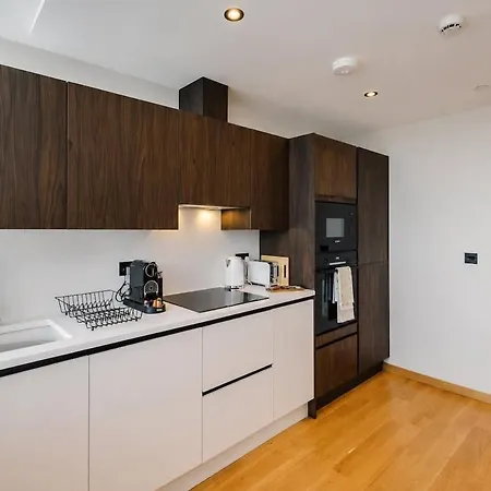 Premium 2-bed In Apartment Leeds (West Yorkshire)